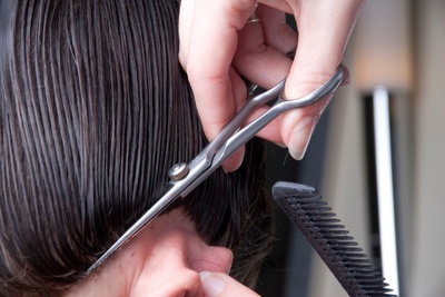 理发店是暴利行业吗？——解析价格背后的成本与困境